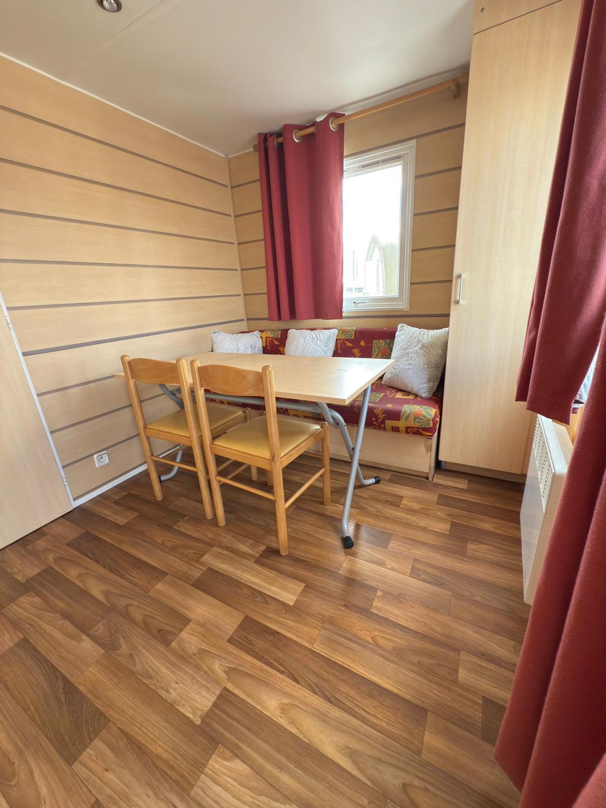 8290eff6-d371-4bf0-80d2-7d880a388e52