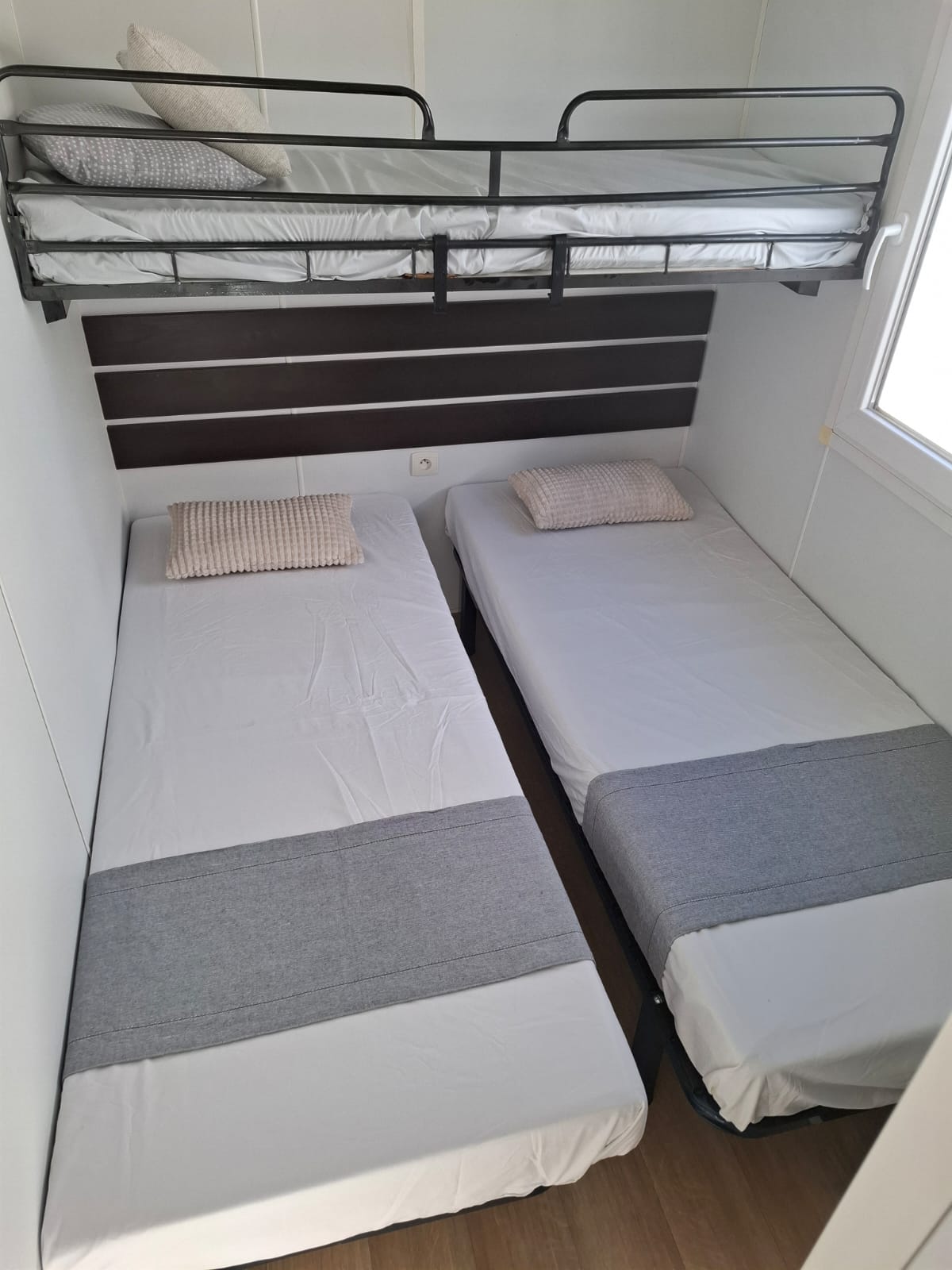 9aa7ef0c-6029-421c-904c-1e2a16a21844