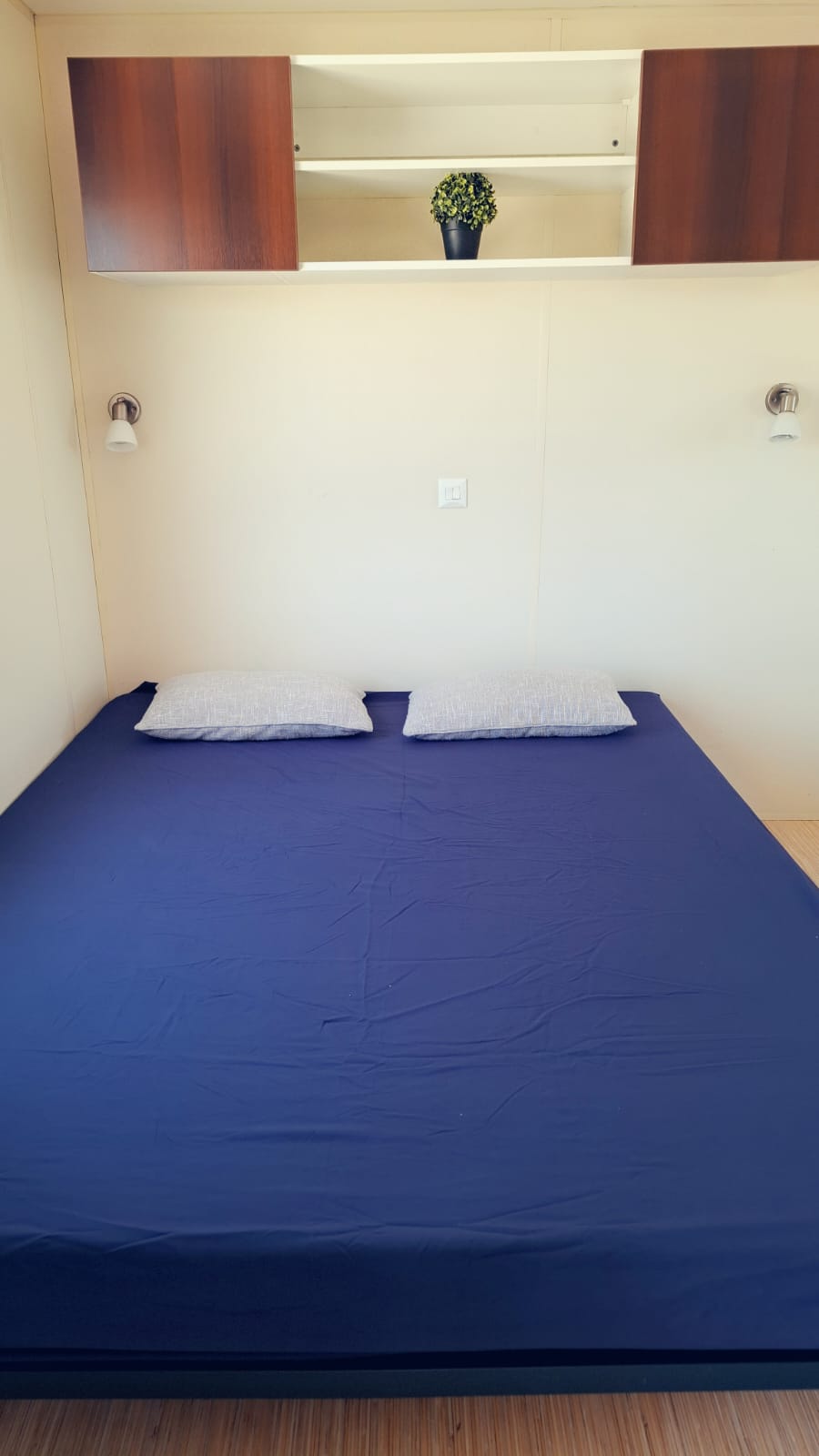 a06b0cb8-8508-475f-ac27-ac674fe2db79