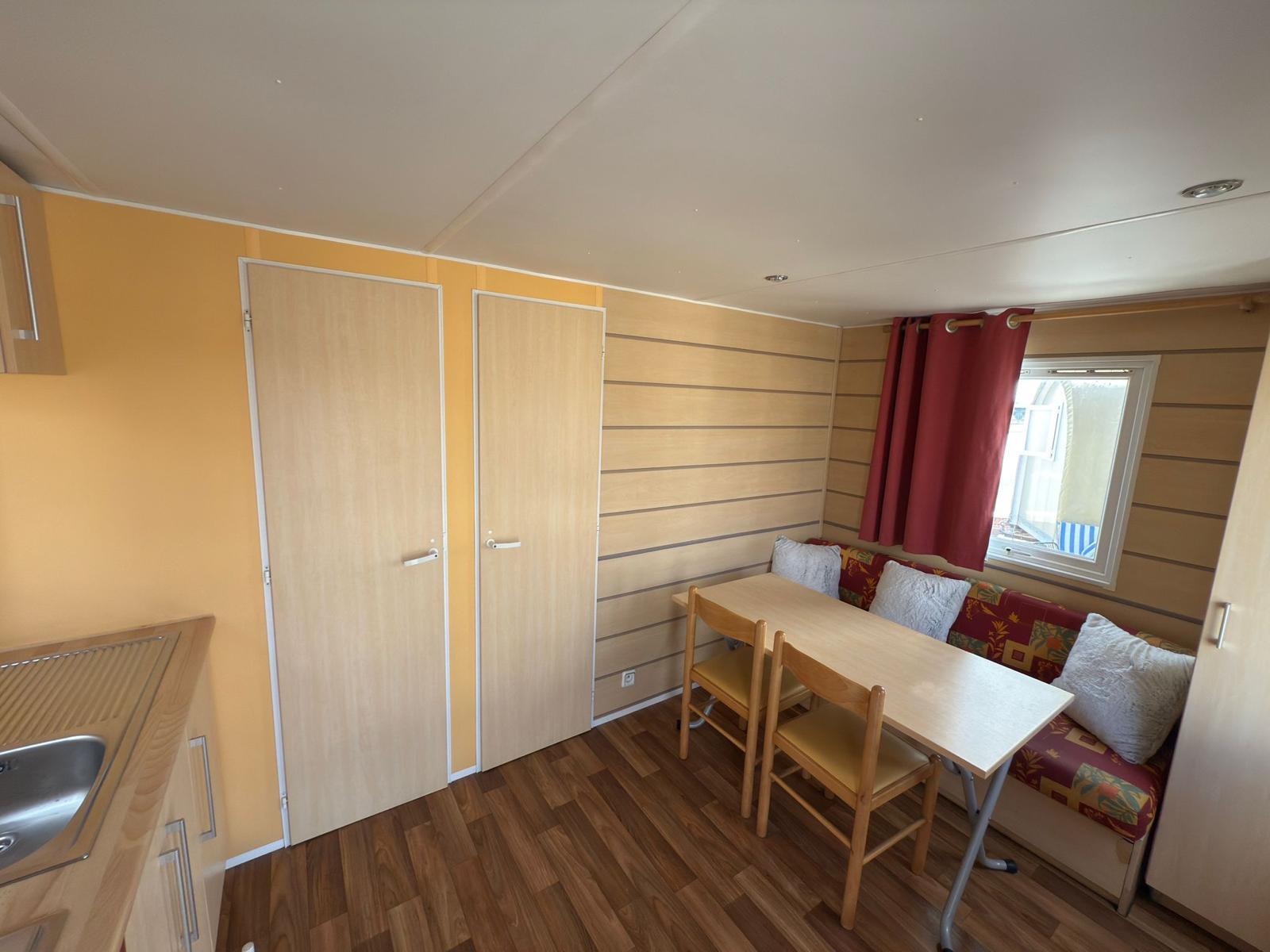 f9660ed2-bce5-4d44-99e1-62c48e15e4b4