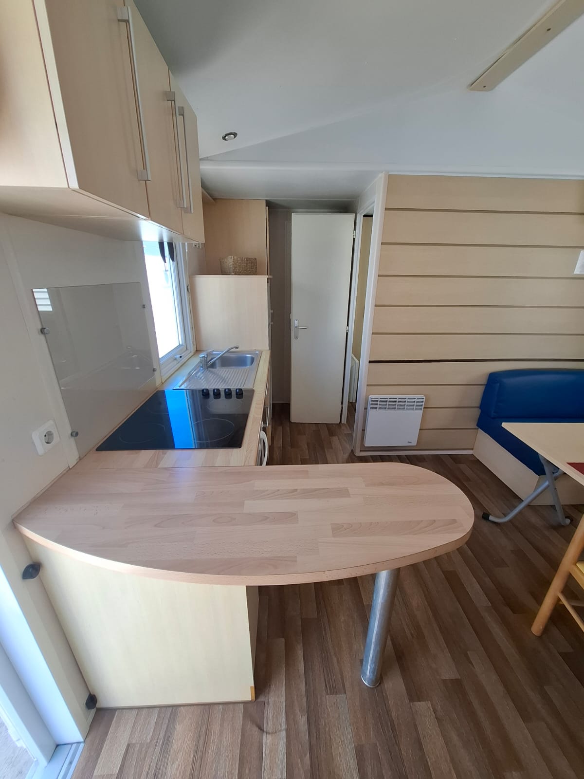 1f8b6332-787b-4880-b5de-c07f182c24d7